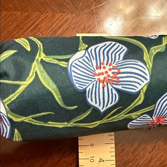 Vera Bradley Black and Green Floral Umbrella Charlotte Stems - Picture 3 of 4